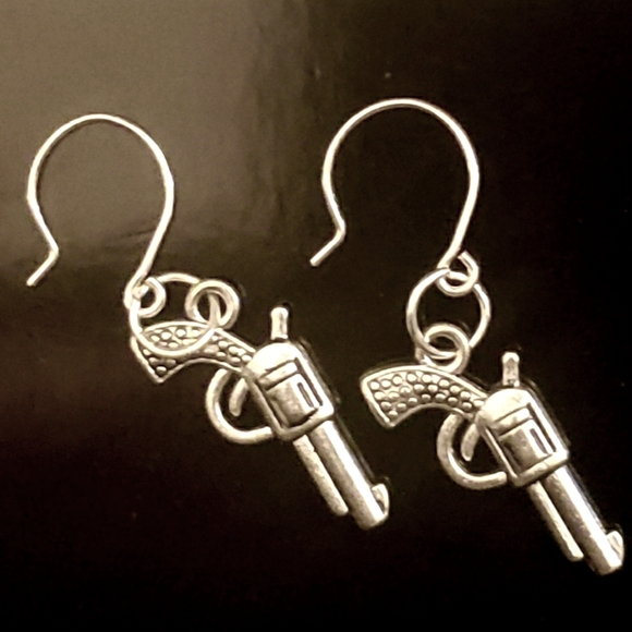 Sterling Silver Single Action Revolver Gun Earrings - Picture 1 of 2